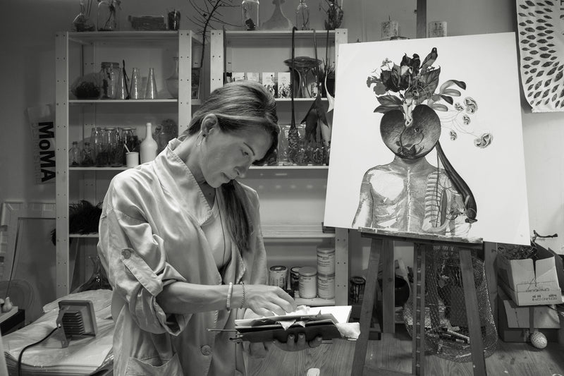 Paola Tassetti e il suo affascinante mondo sensibile. Natura, anatomia e simbolismo in un insieme del tutto originale.